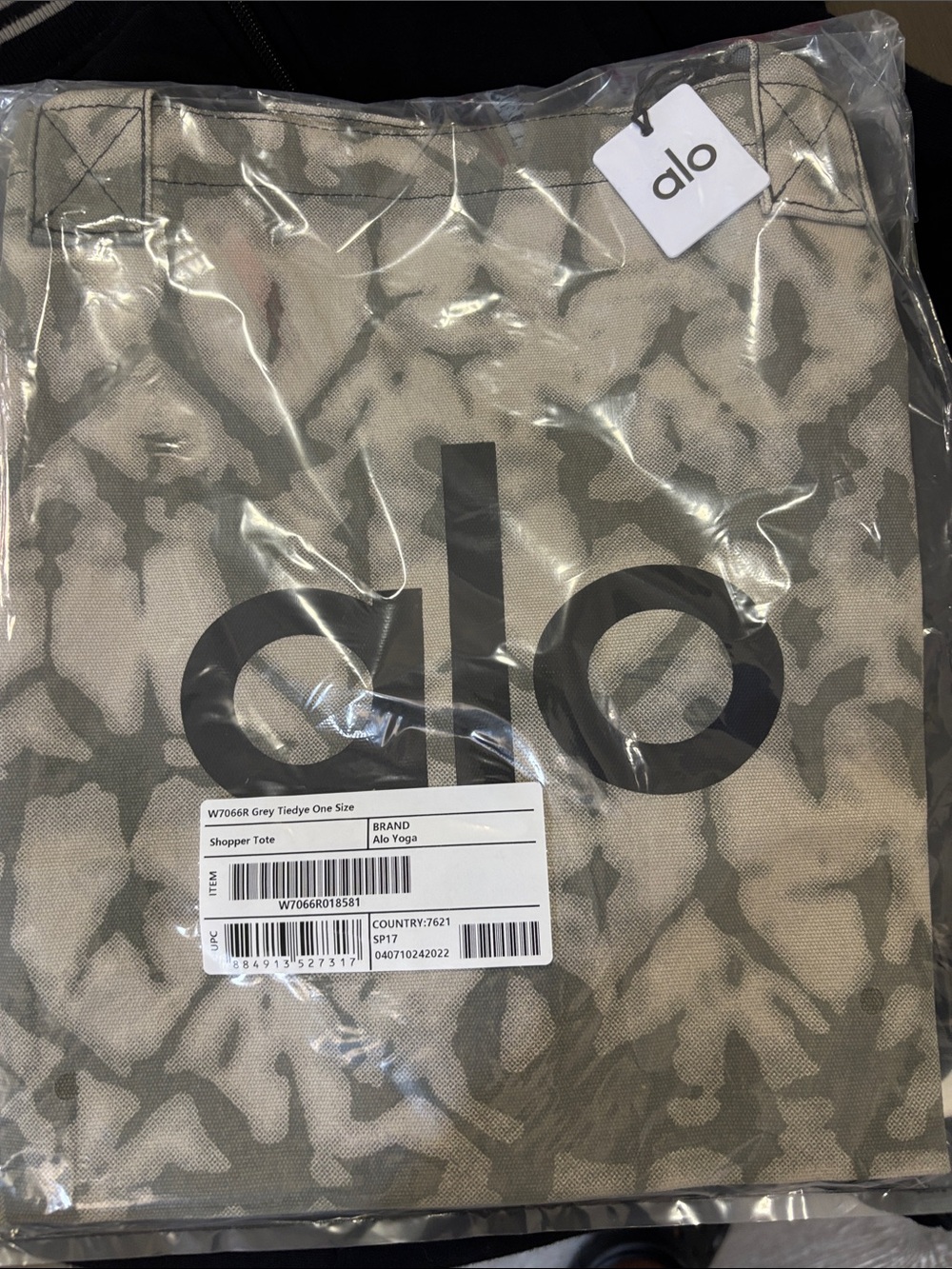 ALO Yoga Grey Tie-Dye Canvas Tote with Bold Logo - Picture 4 of 7